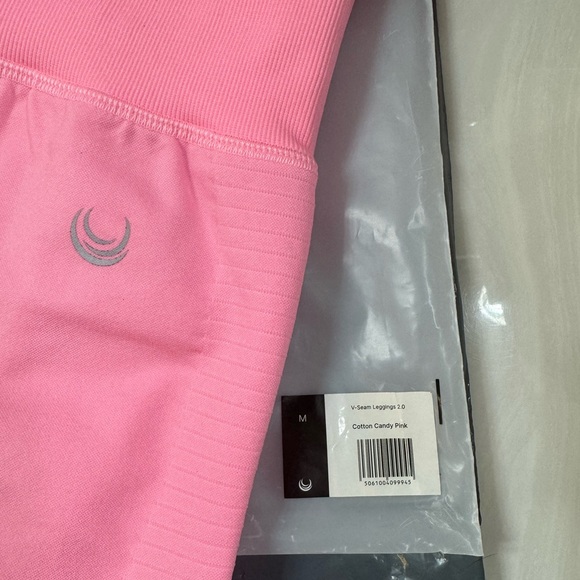 Lazuli Label Cotton Candy V-Seam Leggings - Picture 4 of 7